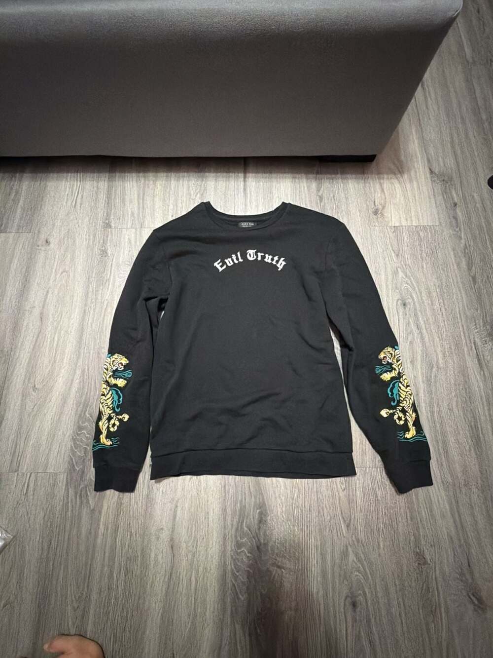 ZARA Man Evil Truth Tiger Embroidered Black Crewneck Sweatshirt Size L